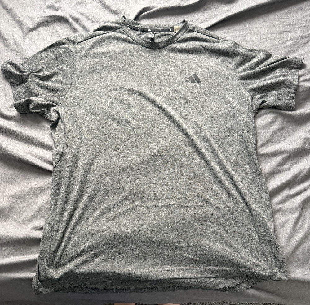 adidas Aeroready gray XL Men's Short Sleeve Crew Neck T-Shirt