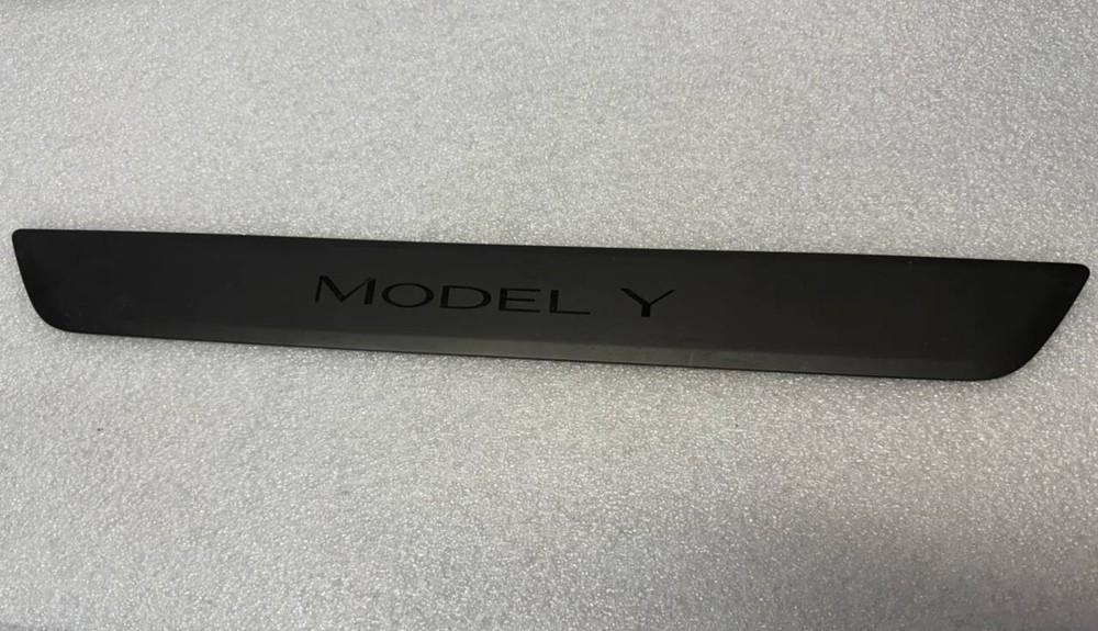 20-23 Tesla Model Y Driver Side Lower Door Sill Scuff Plate Trim OEM