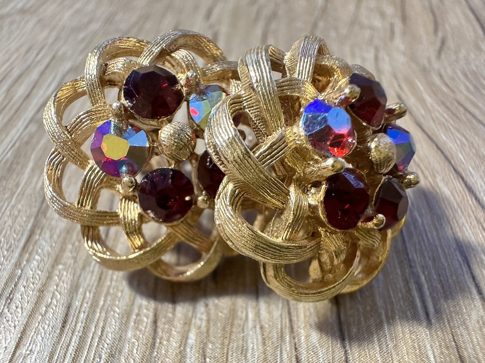 Vintage Red Rhinestone Earrings Lisner Gold Tone Basket Weave Clip-ons