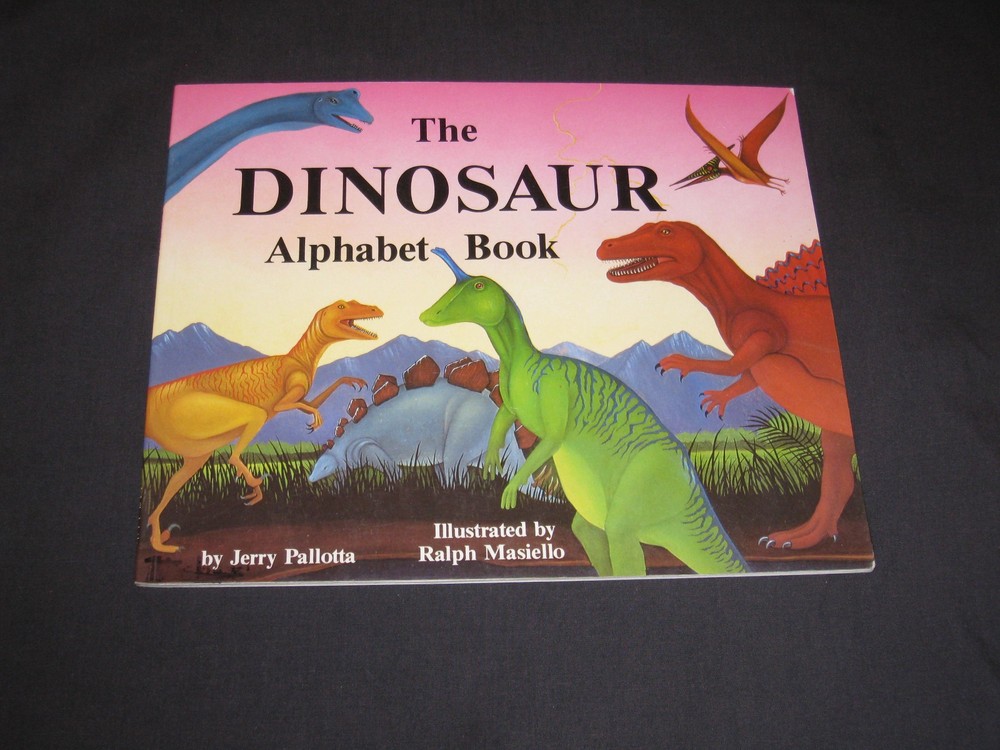 The Dinosaur Alphabet Book  Jerry Pallotta  First Edition  PB