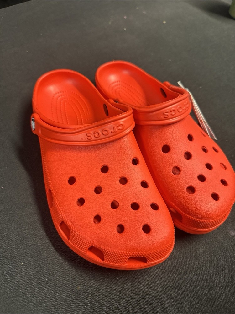 🐊 Original Crocs Classic - Color Red Size 7 Mens - 9 Womens  Fast Shipping New.