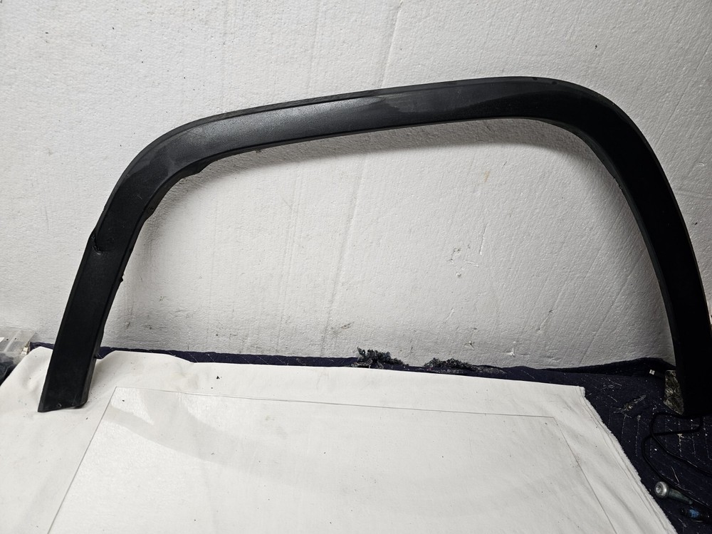 2014-2023 Jeep Cherokee OEM Left Front Fender Flare Molding 68210315AE