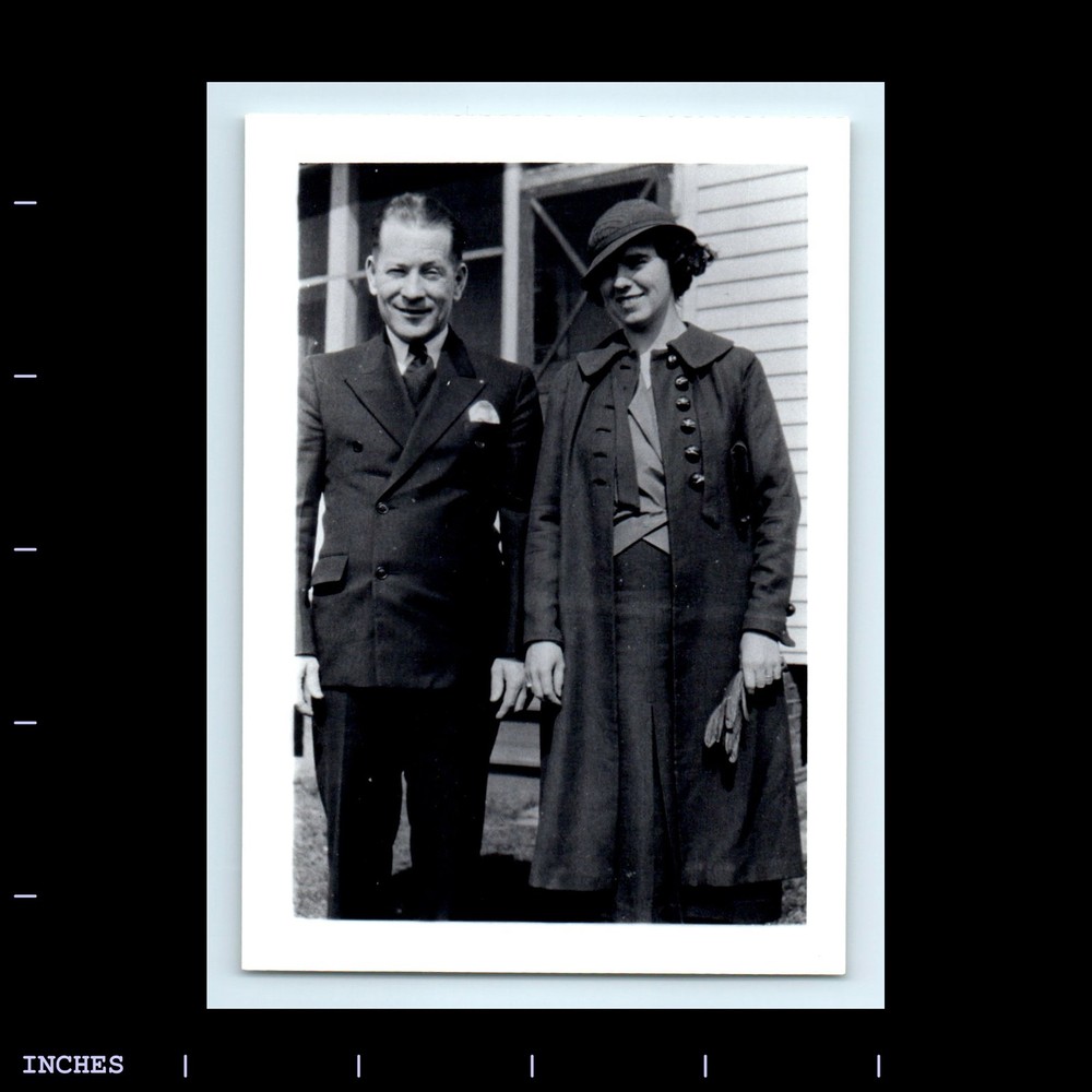 Old Vintage Photo MAN WOMAN COUPLE STANDING OUTSIDE HOUSE