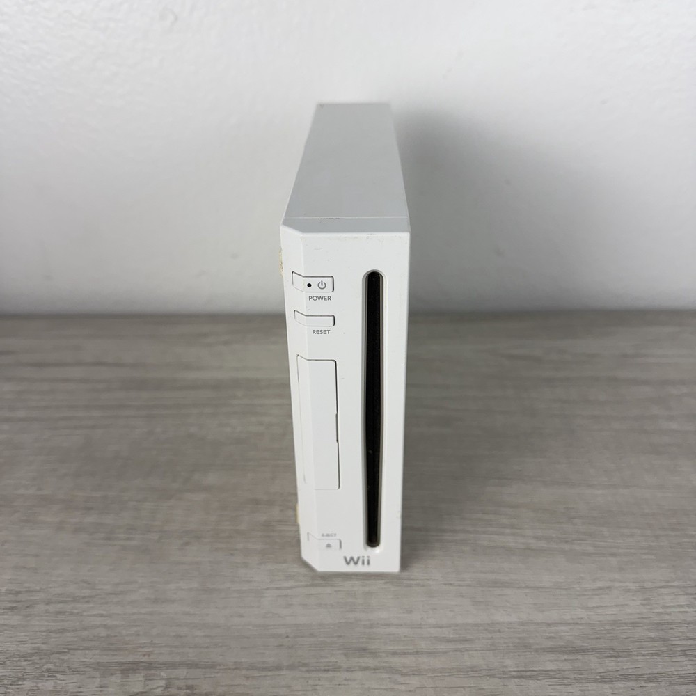 Nintendo Wii Console RVL-001 White – For Parts or Repair – TURNS ON - Read
