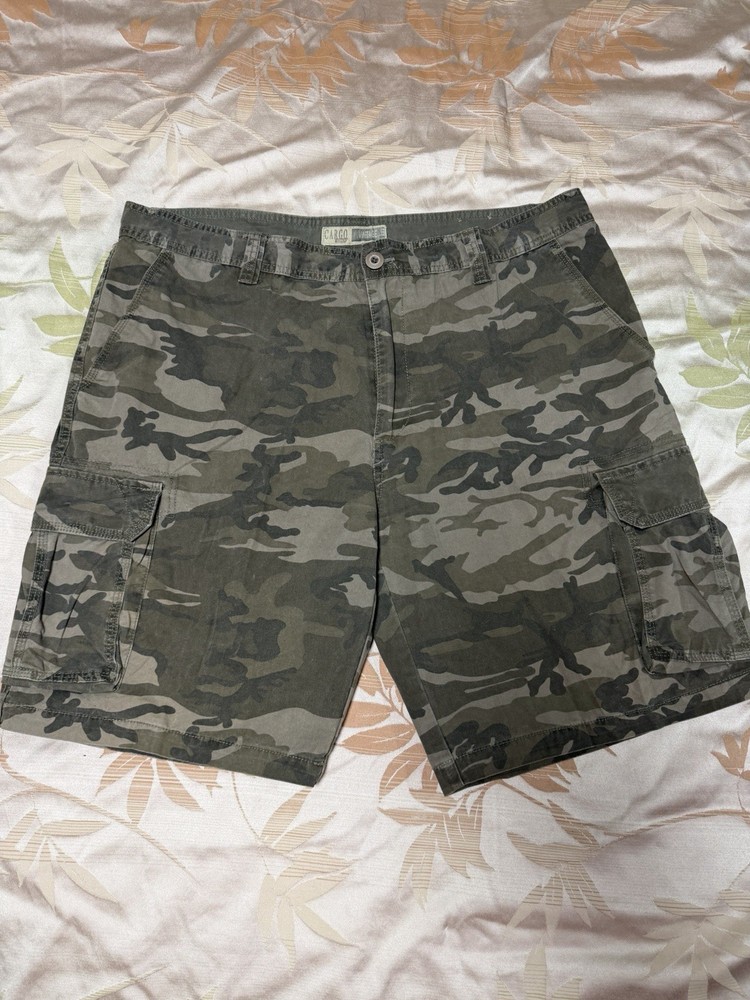 Cargo Vintage Men’s Camo Shorts Size W40