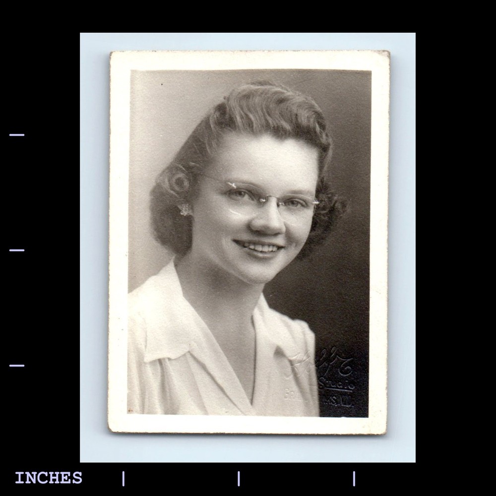 Old Vintage Photo SOLO FORMAL PORTRAIT OF WOMAN WITH GLASSES