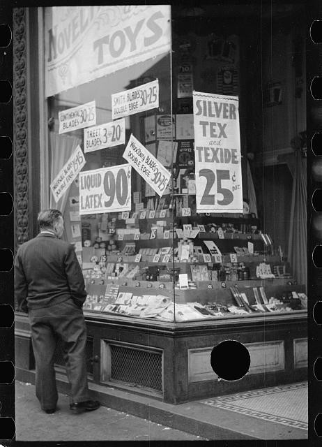 Photo:Baltimore Maryland 1938 Toy Store Window Display Silver Texide FSA