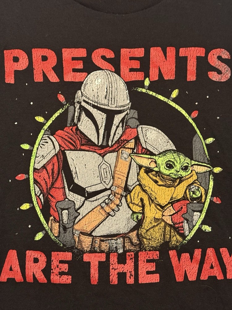 Star Wars Mandalorian Grogu Christmas Graphic Black Men's T-Shirt XL