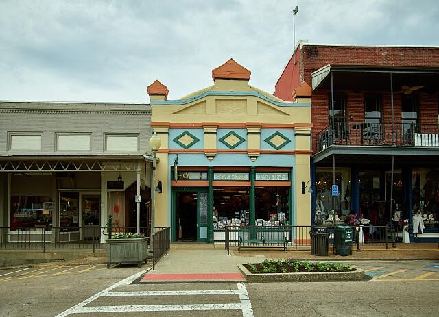 Photo:Downtown Oxford Mississippi 2016 Storefronts Main Street
