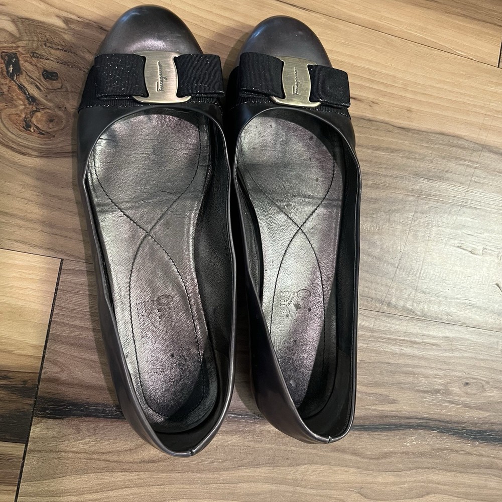 Salvatore Ferragamo Grey Bow Pump Size 6 Made in Florence