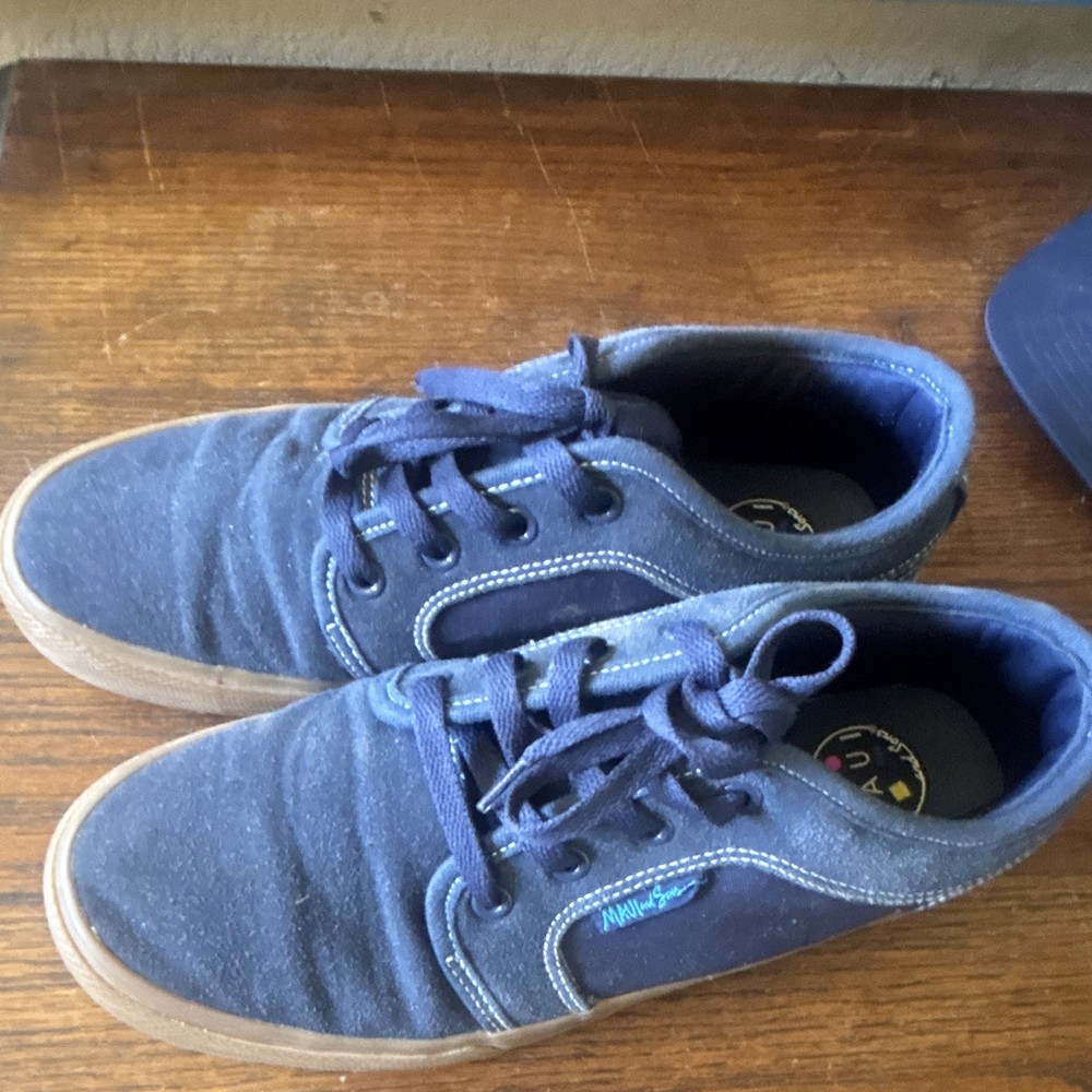 Maui and Sons Men's Blue Canvas Lace-Up Sneakers Size 9 Round Toe Logo