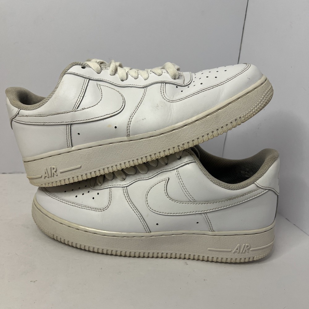Size 8.5 - Nike Air Force 1 '07 Low Triple White