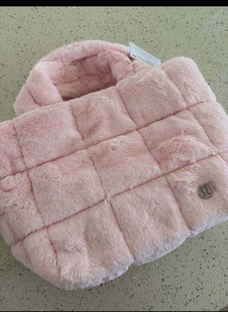 Lulemon Mini 5L Quilted Grid Tote Bag with Plush Fleece in Strawberry Milkshake
