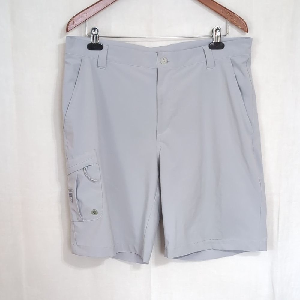 Columbia PFG Light Grey Fishing Shorts Size 36
