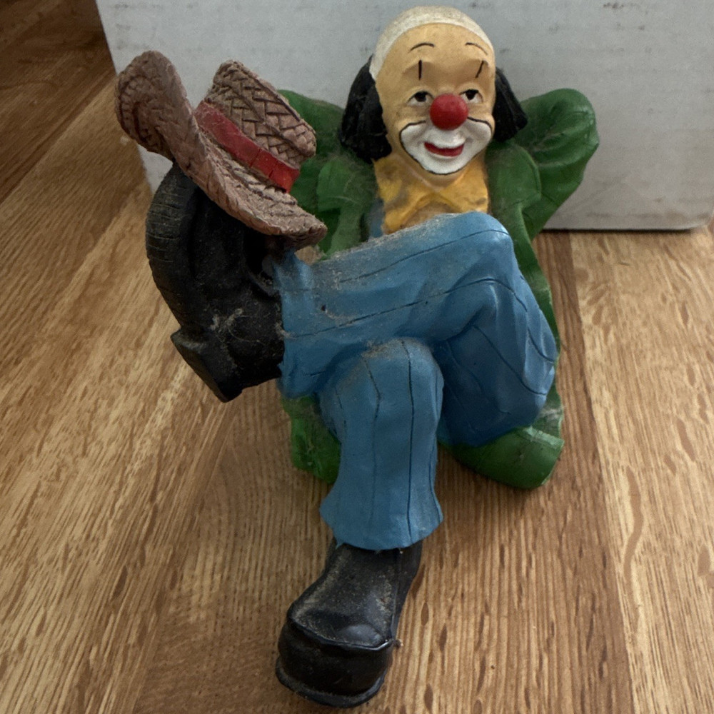 Resin Clown Figurine Multicolor Circus Theme Painted Hand Painted Sculpture