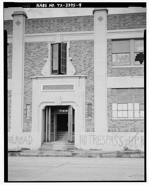 9. DETAIL MAIN ENTRANCE, SOUTH FRONT 1993 - M-K-T Freight Terminal, 1811 Ruiz