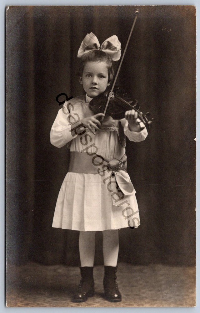 K54/ Interesting RPPC Postcard Americana c1910 Cute Girl Playing Violin 352