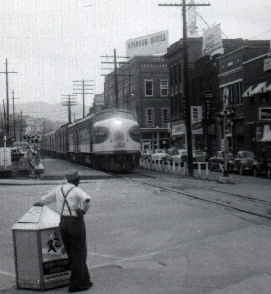 Pittsburgh Railway Windsor Hotel Brentwood Michelob Ad Vintage Photo 5x7 c1960s