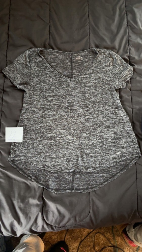Hollister Women's Gray Knit V-Neck Short Sleeve T-Shirt Size S