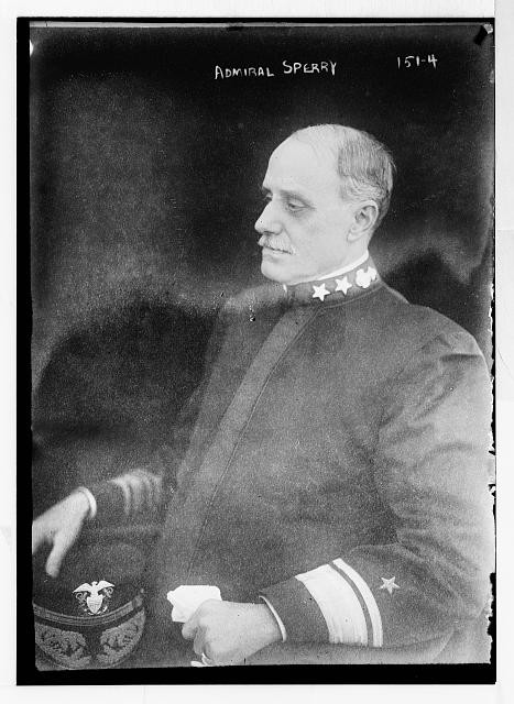 Photo:Admiral Sperry, seated, in uniform