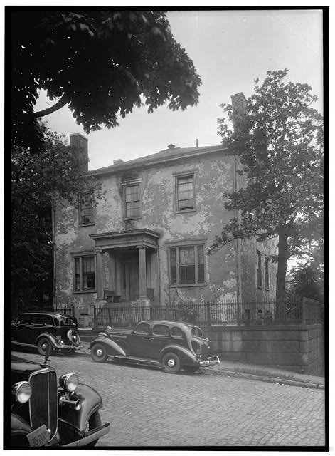 Photo:Richmond VA 1930s William Barret House Fifth Cary Streets Cars