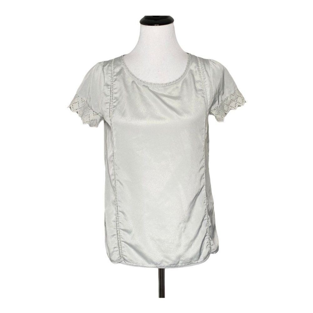 Lauren Conrad Gray Eyelet Lace Keyhole Top Size S Minimalist Short Sleeve