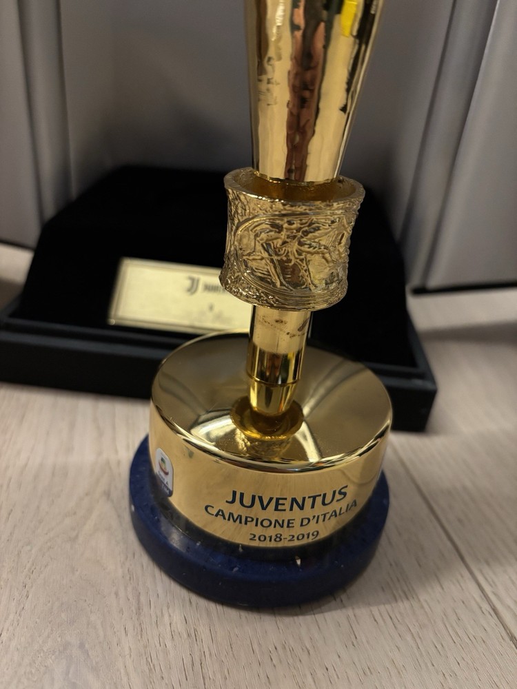 Juventus Shield Cup Original Trophy Exclusive Players Staff Year 2018/19