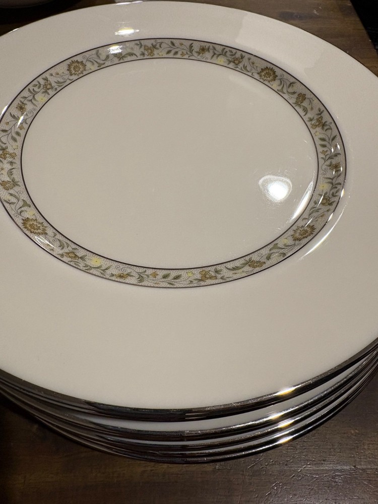 Set of 4 Lenox Springdale Platinum Trim 10 1/2