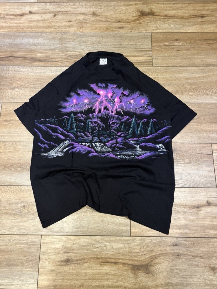 Vintage 90’s Single Stitch AOP Wrap Around Nature Tee Size: XL