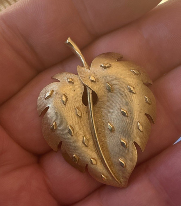 Vintage Gold Tone Signed Trifari Leaf Strawberry Pin Brooch