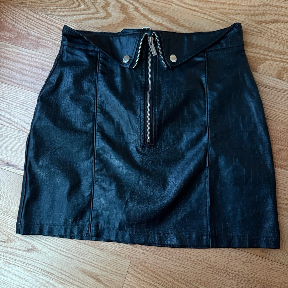 Maniere de Voir Black Croc Faux Leather Mini Skirt Zip Up| Size Medium (UK 10)