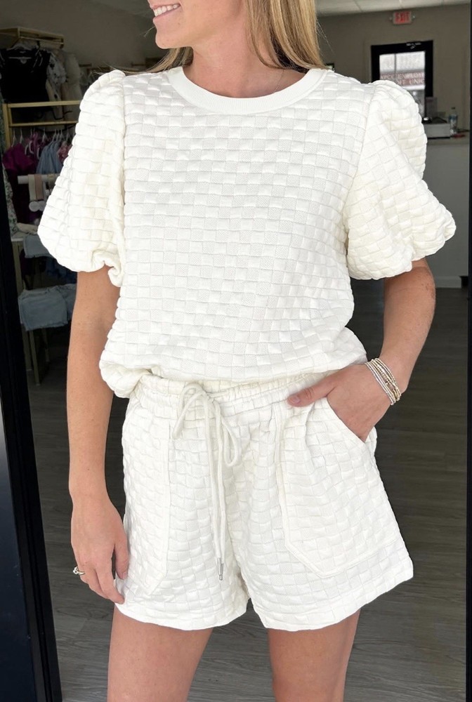 Women’s White Quilted Knit 2-Piece Set Puff Sleeve Top & Shorts Size M