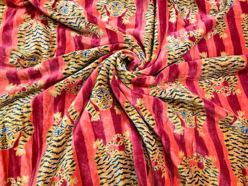 Tiger Print Beautiful Soft Velvet Fabric Indian Running Upholstery Fabric 3 Yard