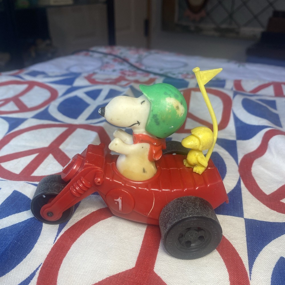 Vintage 1972 Woodstock & Snoopy Peanuts Red Tricycle United Feature Syndicate
