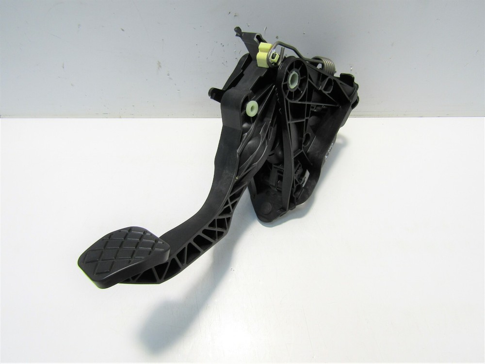 VW GOLF MK7 2017-20 CLUTCH PEDAL (1.5l 16v Petrol TSI DACA) 5Q2721059HB    O9242