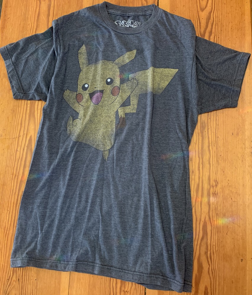 Pokémon Pikachu t-shirt Gray Adult Size S, Small