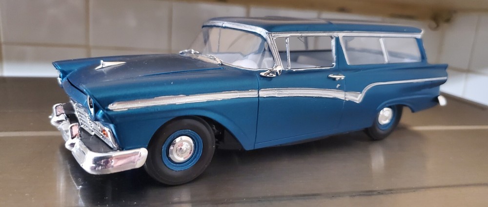 1/24 BUILT MODEL CAR 1957 FORD Sedan Delivery  Ranch WAGON RIO DEL V8 Overdrive