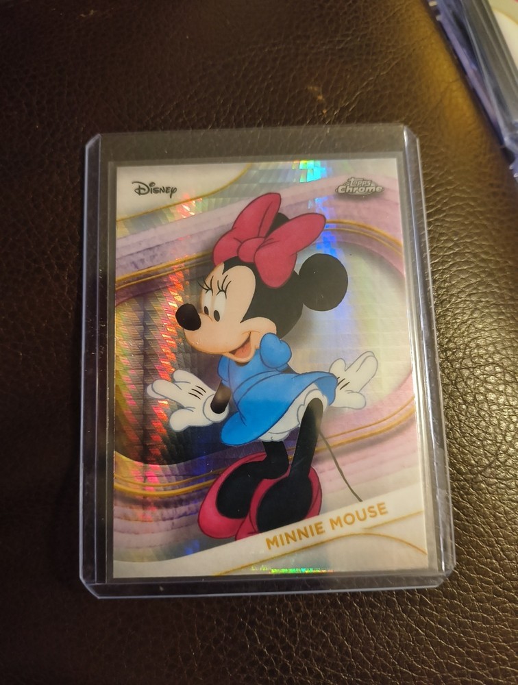 2025 Topps Chrome Disney Minnie Mouse Prism Refractor #28 Hobby Exclusive