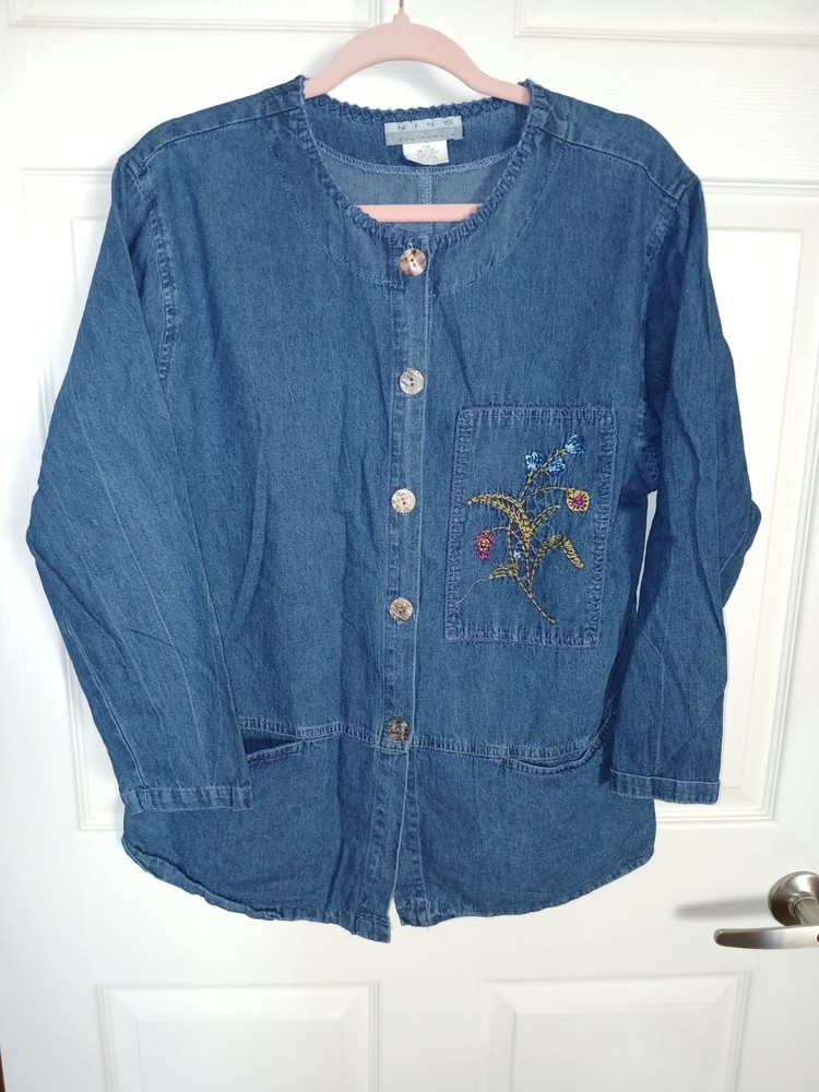 Nino Wong California Women’s Medium Denim Button Up Shirt Floral Embroidered