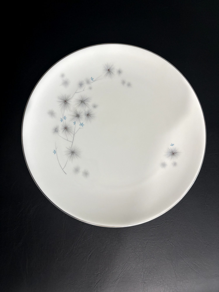 Royal Doulton Thistledown Dinner Plate - 10 3/8