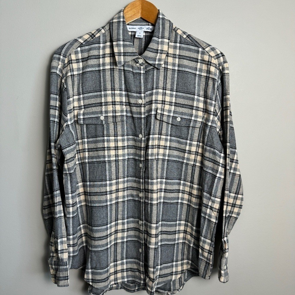 NEW Old Navy Women's Gray/Beige Plaid Boyfriend Button Up Shirt Medium Chore