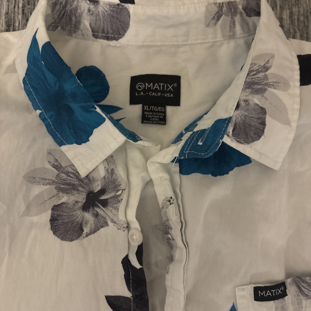 Matix Mens Button Up Shirt Size XL White Floral Hawaiian Cotton Short Sleeve