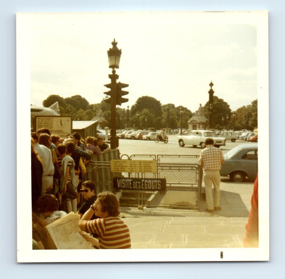Old Vintage Square Color Photo CROWD PARIS FRANCE STREET SCENE FOUND SNAPSHOT