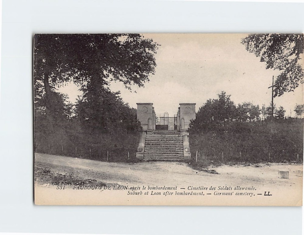 Postcard Suburb at Laon after bombardment, Germans cemetery, France