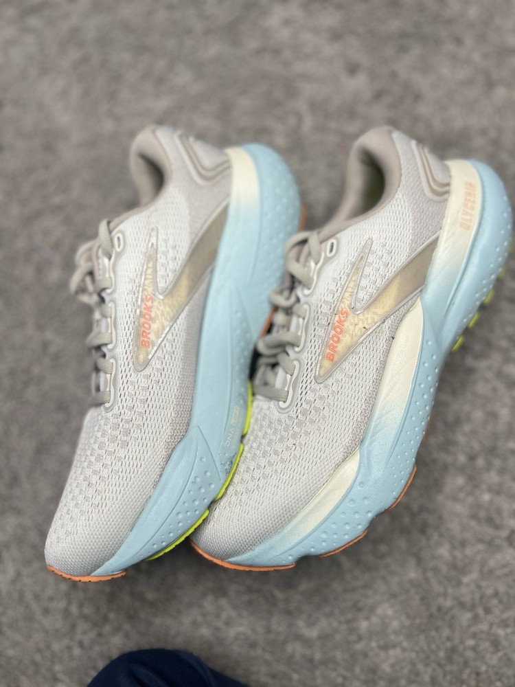 Size 7 - Brooks Glycerin 21 Coconut Aqua W