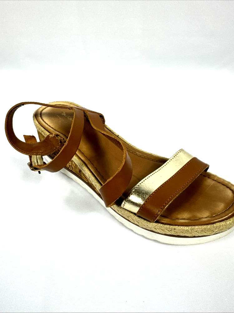 Coach Women’s Wedge Sandal Size 8m