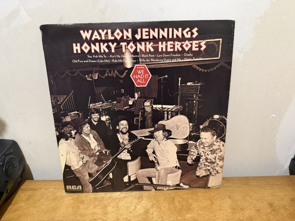 WAYLON JENNINGS Honky Tonk Heroes LP billy joe shaver RCA APL1-0240 VG