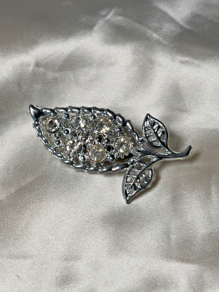 Vintage Silver Tone And Rhinestone Leah Brooch Pin