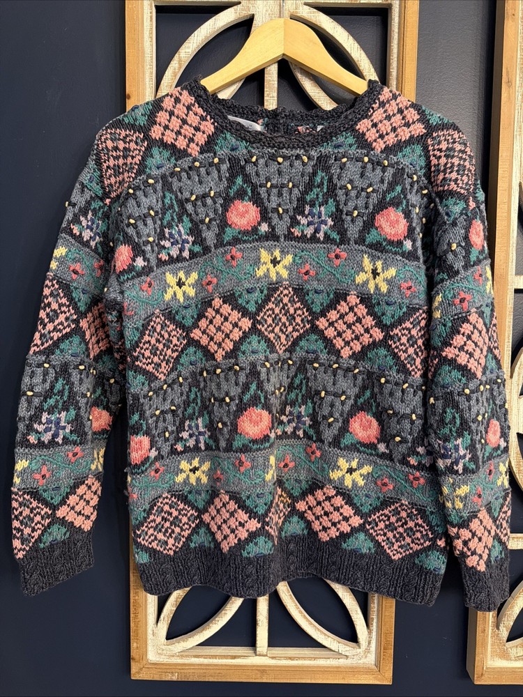 Signatures by Northern Isles Hand Knitted Sweater Small Cottage Spring Floral
