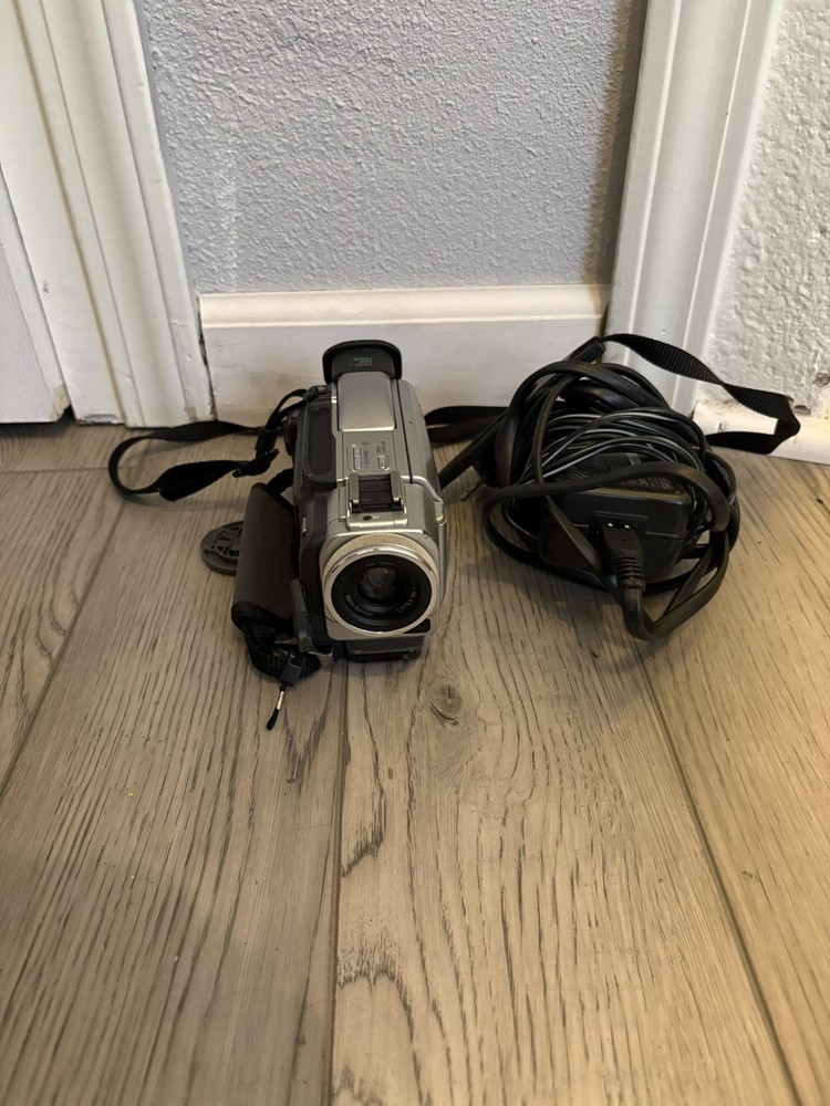 Sony DCR-TRV17 Digital Handycam Mini DV Camcorder Working